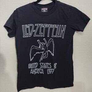 Led Zeppelin Women's XS United States of America 1977 Graphic T-shirt